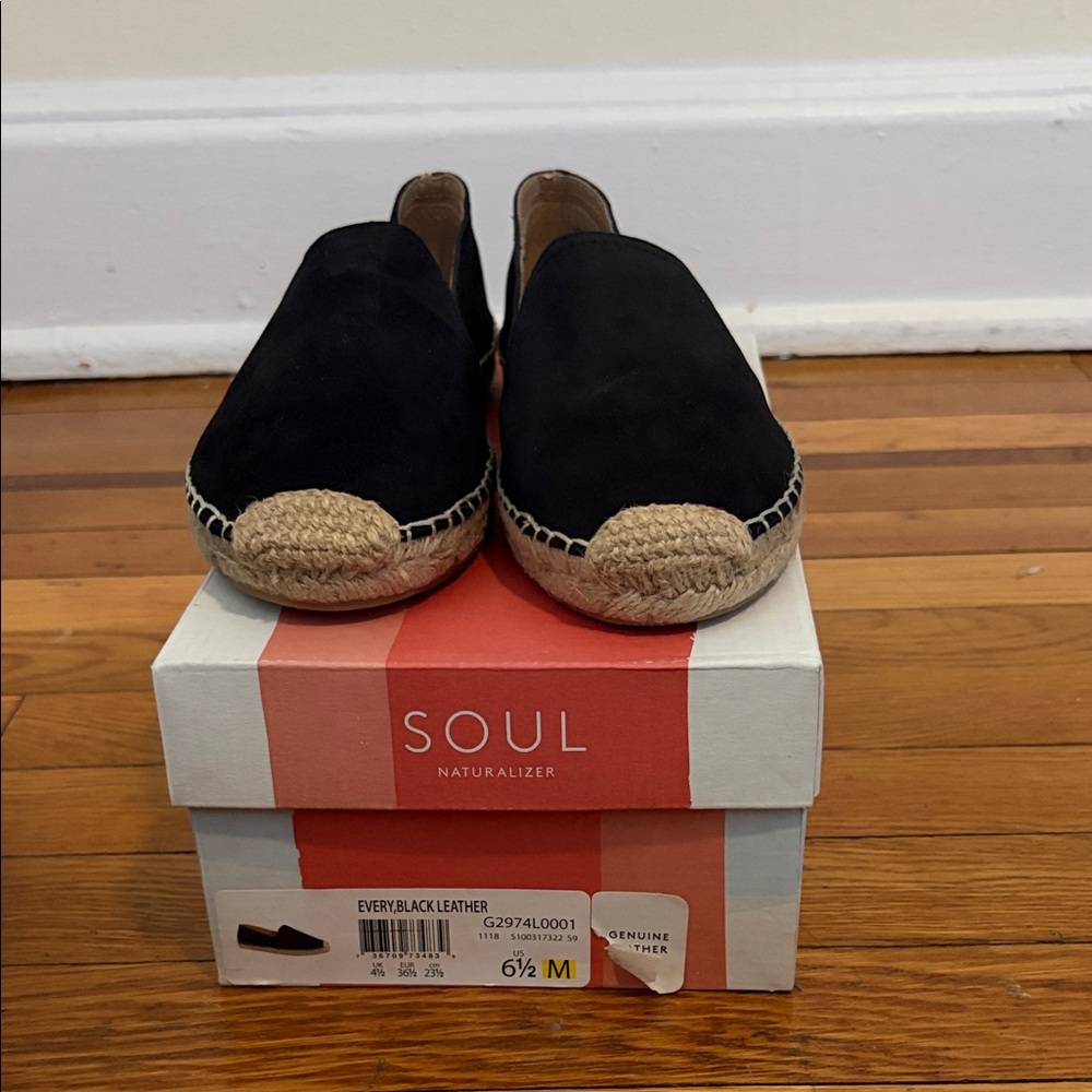 SOUL Naturalizer Black and Tan Espadrilles - Picture 4 of 4